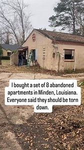 It looks like someone just left and walked away without any of their belongings. 😱 I wonder why? Here is the next installment of sharing each villa renovation at The Villas at Spanish Court in Minden, Louisiana, an abandoned apartment complex I bought almost 4 years ago. Meet Cindy! This Villa is named after my amazing wallpaper lady who spent countless hours hanging every piece of wallpaper across all eight villas. Because of her hard work and dedication I felt like one of our villas needed to