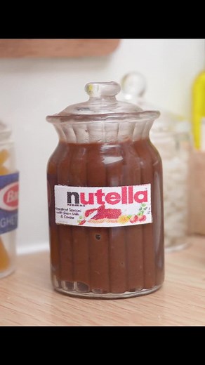 Mini-Kitchen: Creating Miniature Cakes | YumUp Kitchen