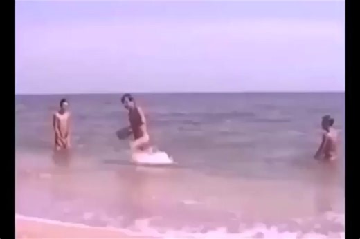 Crimea 025 - fun on the beach with Paschenka and Guantoni