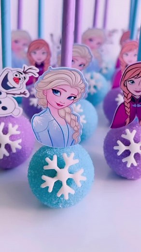 Frozen Theme Cake Pops | Elsa Birthday Party Treats