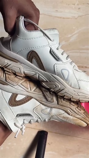 Nivedya Arun on Instagram: "Comment for the link 👇 Experience Hassle-Free Cleaning with our Magic Eraser! ✅ Works with just water – no harsh chemicals ✅ Perfect multi-surface cleaner (walls, tiles, glass, floors, shoes & more) ✅ Removes tough stains, grease & marks with ease ✅ Non-abrasive & scratch-free – safe for delicate finishes ✅ Eco-friendly, reusable & sustainable Upgrade your cleaning routine – safe for you, your family & the planet 🌍✨ @kleenest.in #amazonfinds #trendingreels #multipur