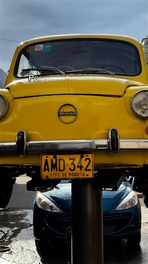 Por qué las ruedas del Fitito quedan con camber positivo al momento de alzarlo? . . . . . #classiccarcolombia #fitito #zastava750 #colombia #bogota #bogotacolombia #topolino #seat600 #fiat600 | Classic Car Colombia