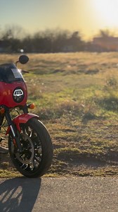 The ultimate performance cruiser thanks to Fox® piggyback rear shocks, inverted KYB® front forks, Brembo® dual disc brakes, 6-inch risers, moto style bars and more. #indianmotorcycle #WoodsIndianMotorcycle | Woods Indian Motorcycle
