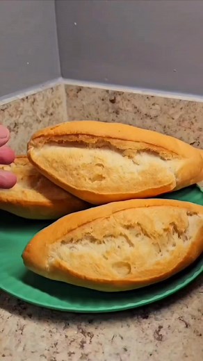 172K views · 2.9K reactions | Como hacer bolillos super crujientes | Panadería paso a paso con Sergio López | Facebook