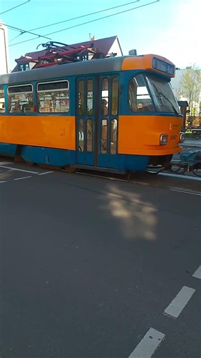 Hier sieht man den schönen Tatragroßzug auf der Linie 8 in die Kohlgartenstraße fahren