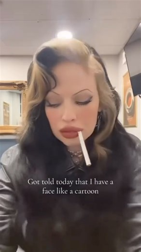 Sarah Necia on Instagram: "Date night with our @kelsykarter ❣️ Soft long waves using @kentbrushes @ghdhairpro Email with enquires #hair#hairstylist#chicago#datenight#hairglam"