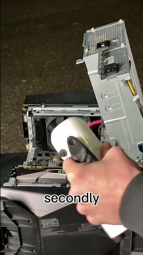 DUSTY ALIENWARE CLEAN! 😷🧼 #pcrepair #pc #gamingpc #pcgaming #cleaning #egirl #gamerguy #tech