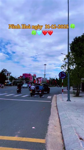 Ninh Hoà. Ngày 31-12-2025. Vào lúc 14h36f. Mai mùng 1 rồi mấy ní. Tết tây rồi có kèo j hok. 🤣🤣🤣🍀🍀🍀#xuhuong #xuhuongtiktok #tren #vuivemoingay❤️ #nămmoivuive