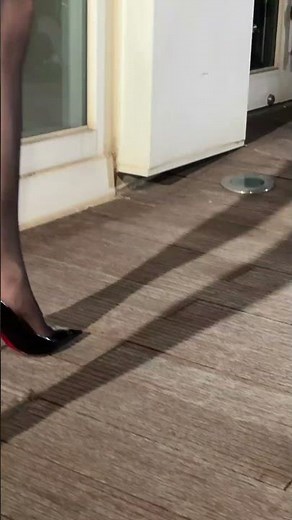 Beautyleg short skirt and #stockings #highlights #longlegs #model #모델 #モデル