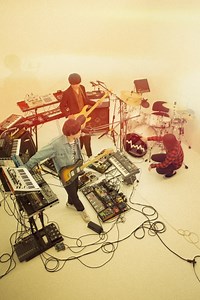 avengers in sci-fi、新作『Pixels EP』のリリース・ツアーにバンアパ木暮が出演決定／最新ライヴ映像も公開 | Mikiki by TOWER RECORDS