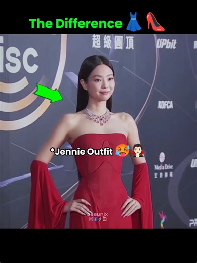 Jennie's Vampire-Inspired Look at Golden Disc Awards