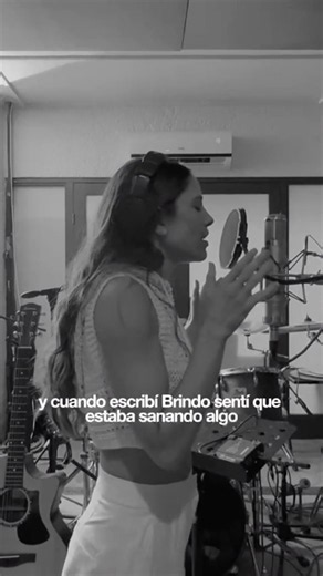 Hoy Brindo por el poder de la música 🥹💜 #DebiNova #TPCC #Brindo