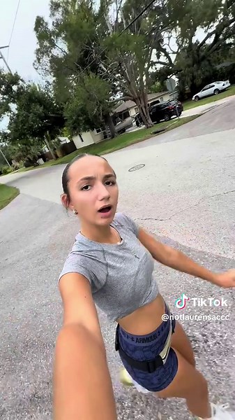 Okay hello runner 🏃🏼‍♀️ #fyp #foryoupage #running