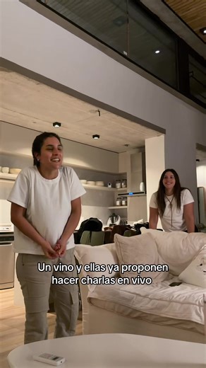 Charla en vivo: Un vino y ellas