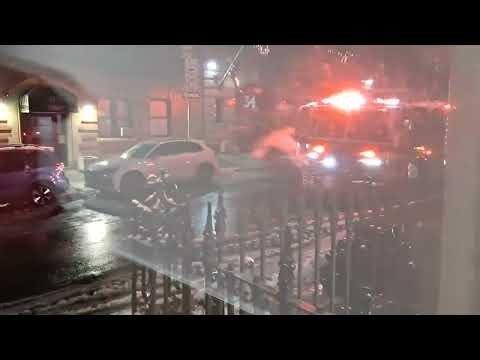 FDNY Engine 84 Responding from quarters. 