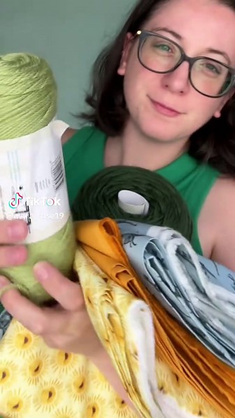 Nothing I love more than a fresh project list… working on crochet scarves and practicing with my sewing machine #crochetscarf #fall #caronyarn #sewingmachine #quilting