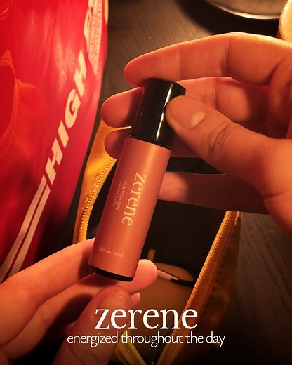 Corporate professionals, are you looking to boost productivity and reduce stress? Zerene's Mandarin blend is your solution. Tag a friend who could use a focus boost! هل تسعون إلى رفع مستوى الإنتاجية وتقليل ضغوطات الحياة أيها العاملون في مجال الشركات؟ إذن، فإن مزيج اليوسفي من زيرين (Zerene) هو المفتاح الذي تبحثون عنه. لا تنسوا أن تشيروا إلى صديق قد يحتاج إلى تعزيز قدراته على التركيز! Discover More https://zerene.com #WFH #remotework #essentialoils #aromatherapy #protip #focus #CorporateWellness #