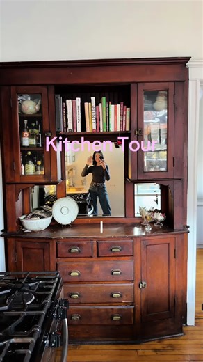 Discover This Chic Kitchen Tour in a Chicago Apartment