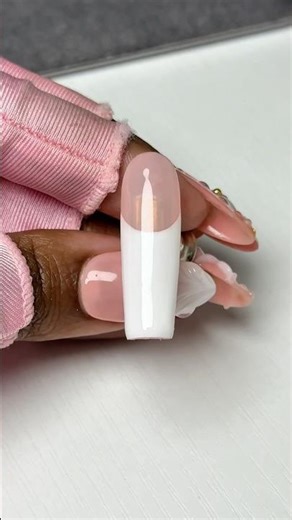 2000s French Tip Tutorial 💋 #frenchtipnails #simplenails #nails #nailart #nailtutorial #nailtech