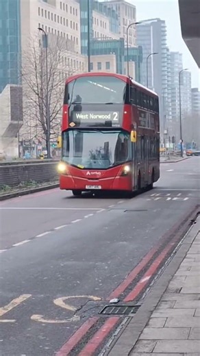 2 Arriva Bus Lk17AHL HV310at Vauxhall BS to West Norwood 18/01/2026