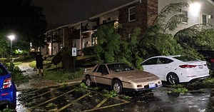 Illinois tornado leaves at least 5 people injured, dozen of homes damaged