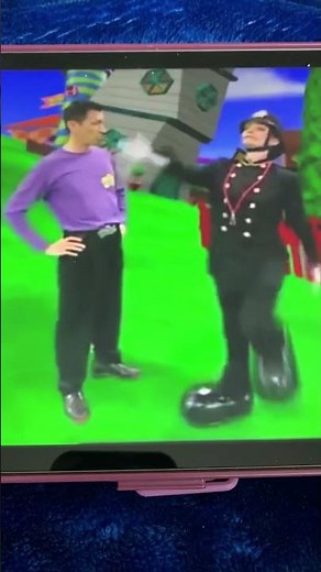 The wiggles Officer Beaples Dance (1999)
