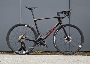 Giant Defy Advanced 105 Di2 DT  2024