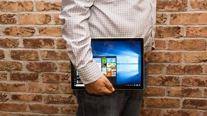 Windows 10 Fall Creators Update: New features to try, but don't rush to install it