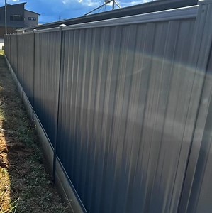[Hot Item] Steel Fence Outdoor Fences Corrugated Reflective Fence/Security Garden Privacy Safety Fence/Security Fence/Corrugate Steel Sheet
