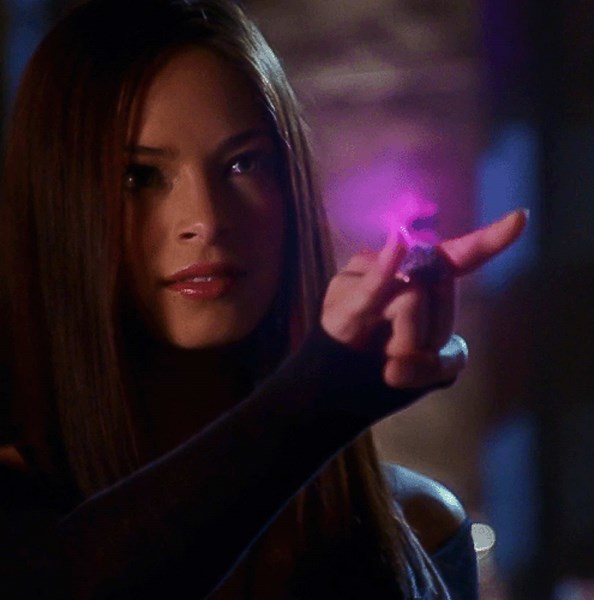|| isobel and red k clark would’ve been unstoppable. Happy Birthday Tom Welling! #smallville #smallvilleedit #kristinkreuk #tomwelling #fyp lana/isobel clark red kryptonite season 4 of Smallville prime