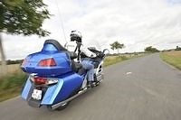 Essai vidéo - Honda Gold Wing 2012 : Voyage en classe affaire...