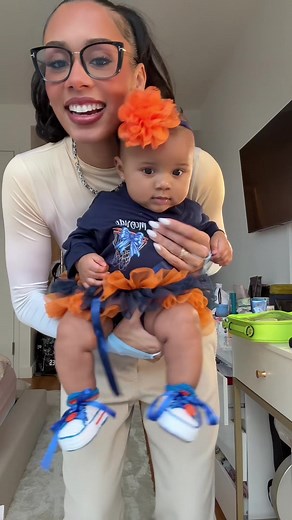 Adorable Little Knicks Cheerleader Costume Ideas
