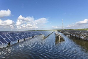 ¿Cómo mejorar la gobernanza del agua y promover alternativas de energía renovable?