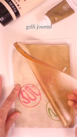Art Journal | Junk Journal | ASMR on Instagram: "Gelli Art ➡️ YouTube @gellijournal & @yjournal 🤗 #젤리프린팅 #젤리다꾸 #크리스마스 #artjournal #gelliplate gelliprinting 아트저널 젤리플레이트 gellijournal satisfying aesthetic deco craft journalartjournaling 아트저널 ジャーナル fyp diariobasura revistadearte estética journalspread journalidea yjournal gelli 🎶contact : yjournaling@gmail.com"
