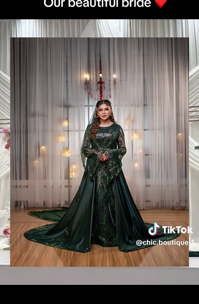 Stunning Afghan Bride in Traditional Wedding Dress