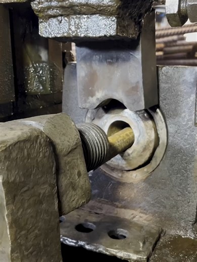 Making a Pickaxe in a Small Workshop #Fyu #Pickaxe #Blacksmithing #Forging #Traditional