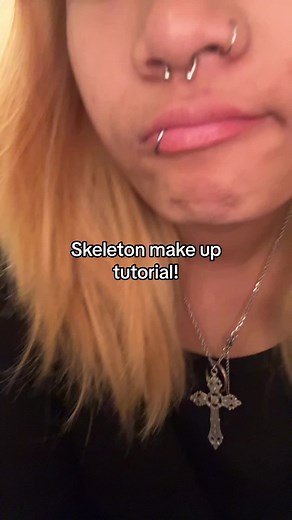 Heres a skeleton makeup tutorial!!#halloween #makeup #VozDosCriadores #screammovie