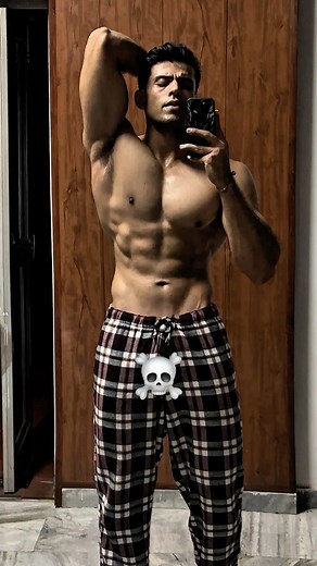 Ankit Punia | Online Fitness Coach on Instagram: "Here’s what actually works for cutting while keeping muscle. 👇 🔥 1. Drop calories slowly—never crash diet. → Start by lowering 100-200 calories every 1-2 weeks. → Once comfortable, you can go 250-400 calories based on your goal & timeline. → Faster cuts = more muscle loss. Take your time. 🔥 2. No special magical split for bulking or cutting. → Use the same split that built your muscle. → Lower volume, increase intensity. → Don’t lower your wei