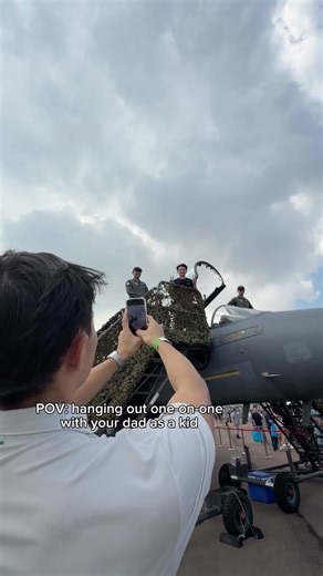 DRZY on Instagram: "“Take picture for mommy to see” 🤣 @thersaf #SingaporeAirshow2026 #SA26"