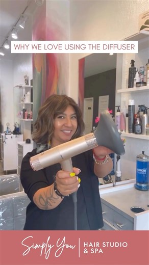 With proper knowledge and handling, a hair dryer diffuser will be your hair’s best styling tool. Understanding and correct use of diffusers can easily turn your bad hair day around. Proper use of a diffuser guarantees to dry hair making them fuller and beautiful , too. It can fluff your naturally wavy or curly mane for a bolder look while speeding up the drying process. This is the best attachment you must have You can even enhance your curls using various diffuser styling techniques. If you wan