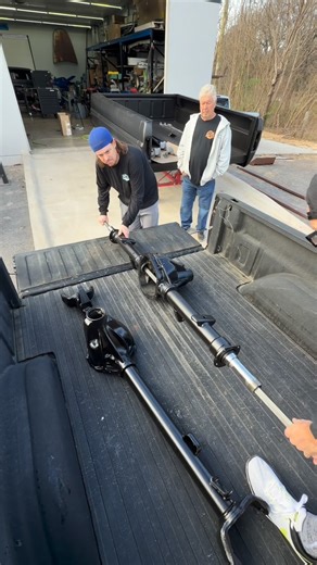 KC's Paint Shop on Instagram: "Axle Talk - F250 Highboy Conversion update #kcspaintshop #fordhighboy #hardworkpaysoff #dana60"