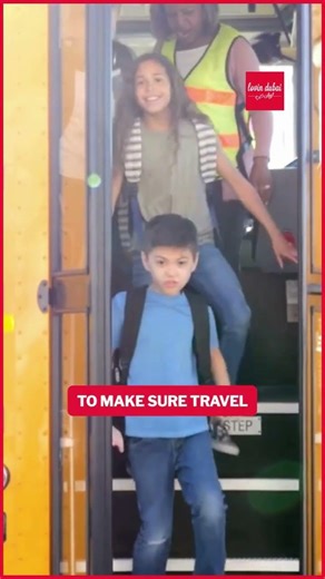 Short school bus rides for kids in the UAE! 🚌