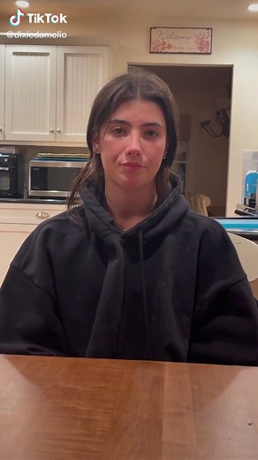 Dixie D'Amelio Blonde Hair Transformation: 2022 Update