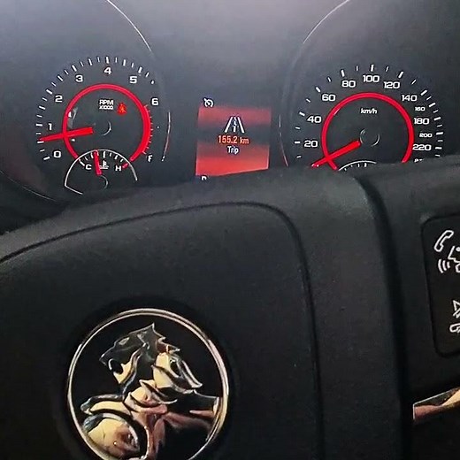 Holden Commodore Vf2 Redline SSV LS3 - Revving