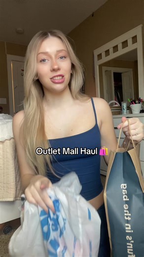 Outlet Mall Haul: Discover New Fashion Finds