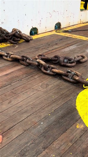 Arranging Pig Tail Anchor Chain on Deck Prior to Rig Move #offshore #rigmove #jackup