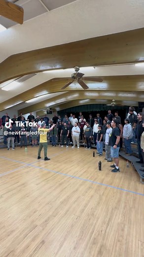 Sneakers o'Toole's Acapella Performance