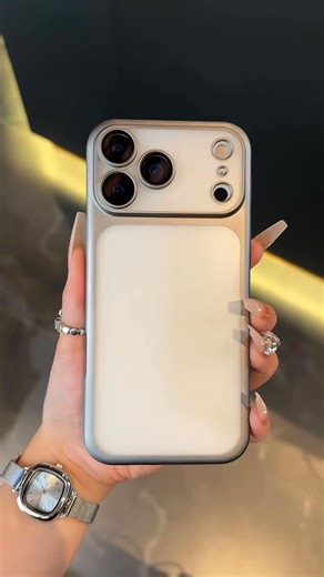 ‎کیس / قاب گوشی / موبایل آیفون، سامسونگ و شیائومی📱‎ on Instagram‎: "❌ قبل از اسکرول… ✔️ فقط یه بار دست بگیرش 👀 قاب Q Series اون قابی که هم ظاهر داره، هم حس لوکس 👌 📱 فریم PC + بک شفاف مات ✨ طراحی خاص، بدون زرد شدن 🛡 محافظت کامل دور تا دور 🎨 4 رنگ خفن: 🖤 مشکی | 🔥 نارنجی | 🌌 سرمه‌ای | ✨ نقره‌ای 📱 سازگار با: 17 Pro Max 17 Pro 16 Pro Max 16 Pro 16 15 Pro Max 14 Pro Max 13 Pro Max 13 / 14 13 Pro 💰 قیمت: ۵۷۵ 🚚 ارسال به سراسر ایران 📩 سفارش حضوری؟ نه! 👉 دایرکت بده، راه می‌افتیم اگه خاص‌پسند