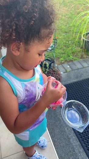 ✨The Little Crunch✨ Trying Hubba Bubba Bubblegum Candied Grapes