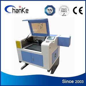 [Hot Item] CO2 Engraving Cutting Laser Plastic Name Tag Machine